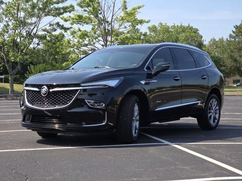 Used 2024 Buick Enclave Avenir w/ Avenir Technology Package FWD image 21