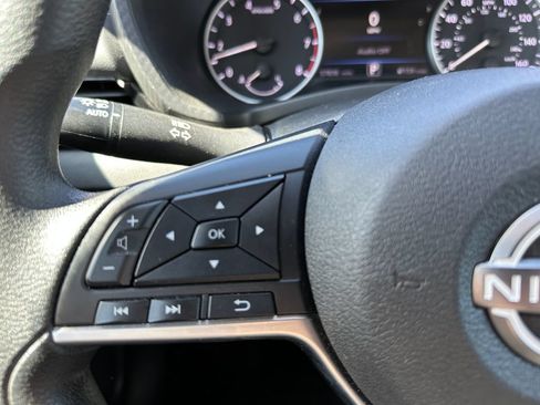 Used 2024 Nissan Sentra SV FWD image 25