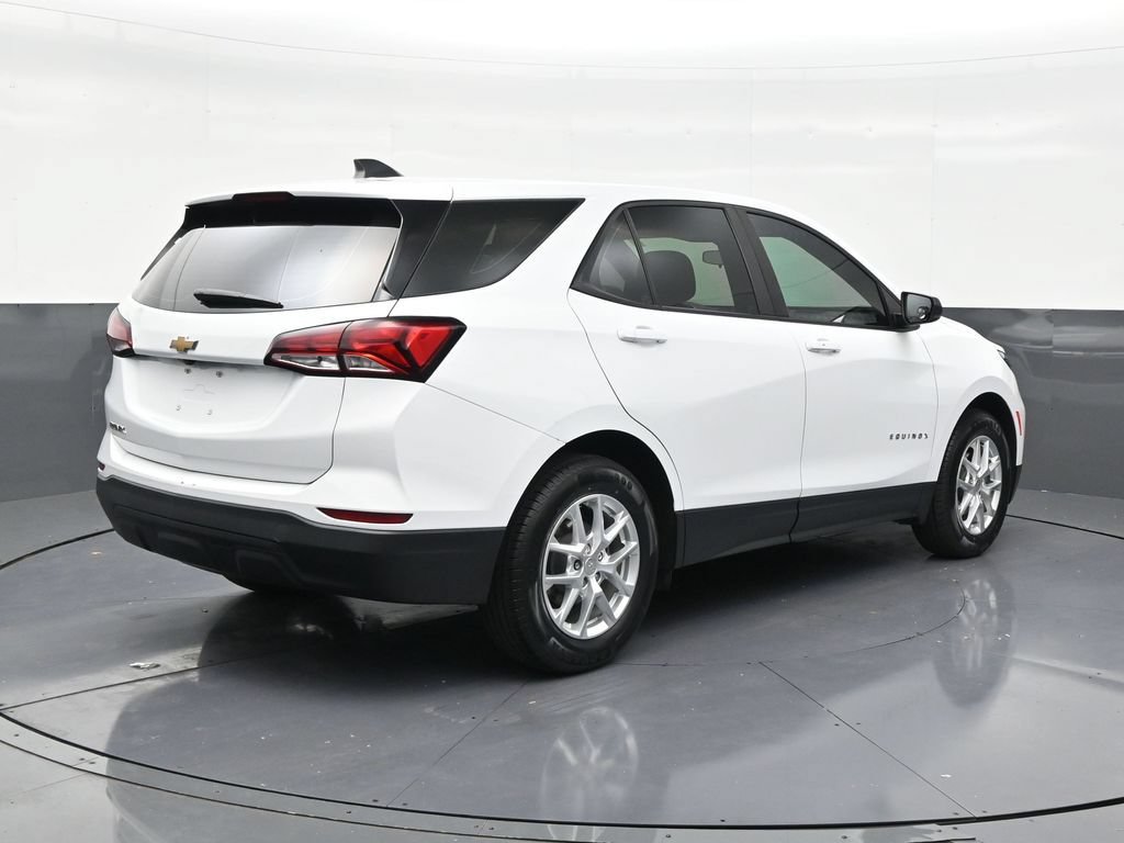 Used 2022 Chevrolet Equinox LS FWD image 5