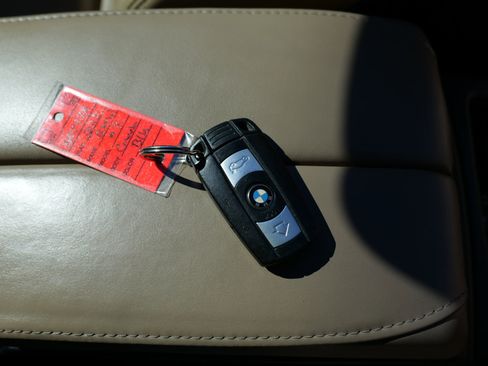 Used 2013 BMW M3 Convertible image 30