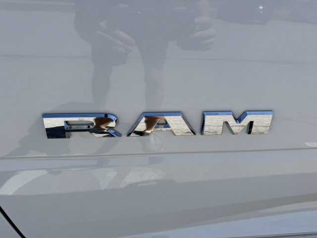 Used 2019 RAM 3500 Tradesman w/ Chrome Appearance Group AWD/4WD image 16