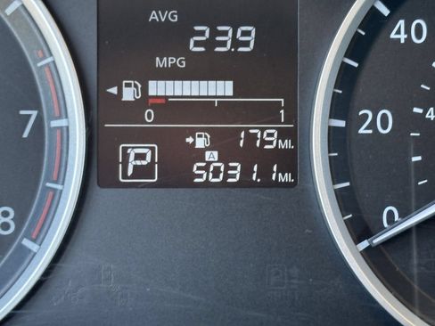 Used 2021 Nissan Versa S FWD image 30