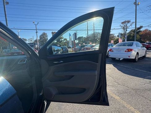 Used 2011 Cadillac SRX Luxury image 10