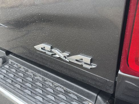 Used 2024 RAM 2500 Tradesman w/ Chrome Appearance Group image 5