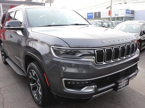 Used 2024 Jeep Wagoneer Series III image 7