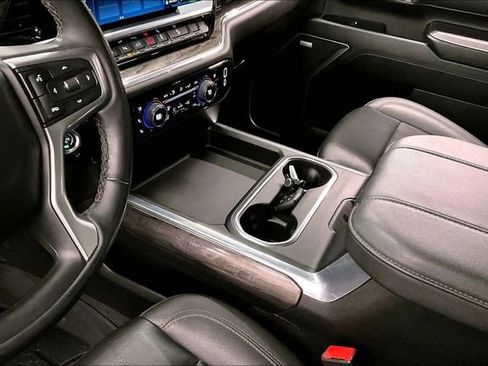 Used 2025 Chevrolet Silverado 2500 LTZ w/ LTZ Premium Package image 18