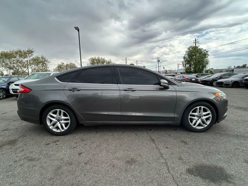 Used 2014 Ford Fusion SE image 4
