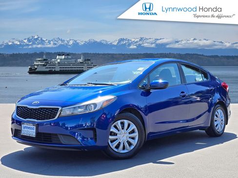 Used 2017 Kia Forte LX FWD image 1