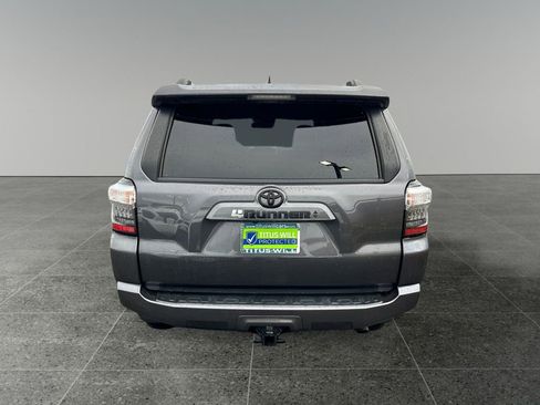 Used 2022 Toyota 4Runner SR5 Premium image 6
