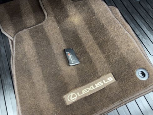 Used 2020 Lexus LS 500 image 81