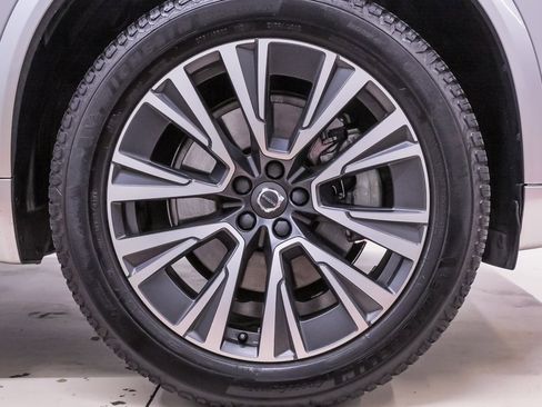 Used 2021 Volvo XC90 T6 Momentum w/ Advanced Package image 29