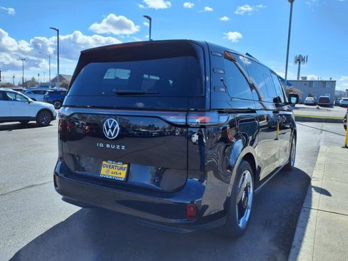 New 2025 Volkswagen ID. Buzz Pro S RWD image 4
