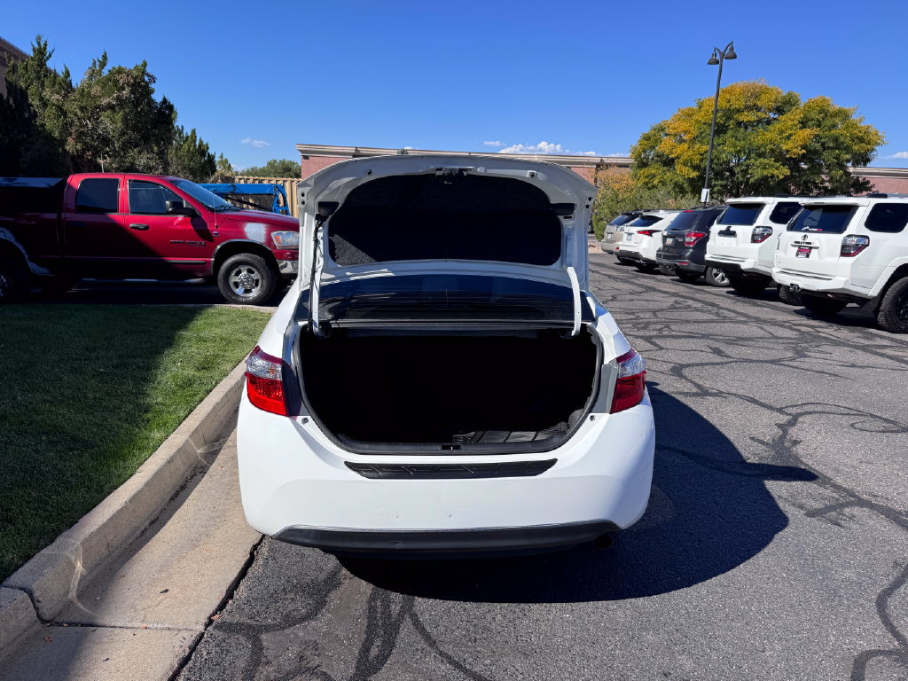 Used 2015 Toyota Corolla L FWD image 10
