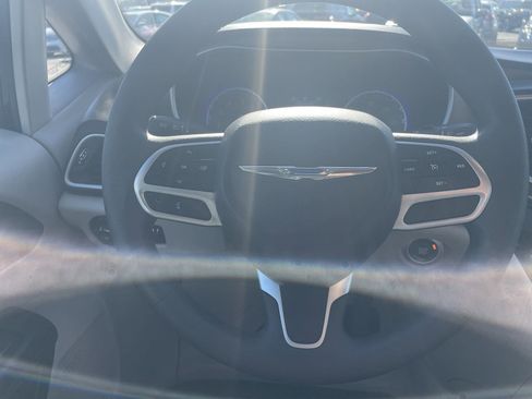 Used 2018 Chrysler Pacifica Touring Plus image 15