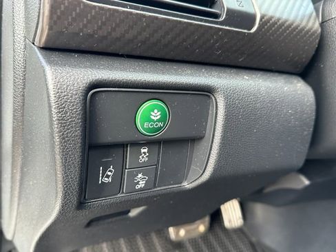 Used 2016 Honda Accord Sport image 17