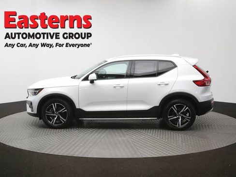 Used 2023 Volvo XC40 B5 Core AWD/4WD image 61