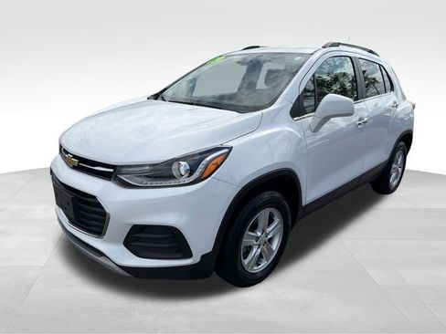 Used 2019 Chevrolet Trax LT w/ Driver Confidence Package image 3