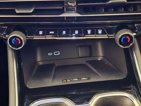 Used 2025 Chevrolet Traverse Z71 w/ Driver Confidence Package image 23