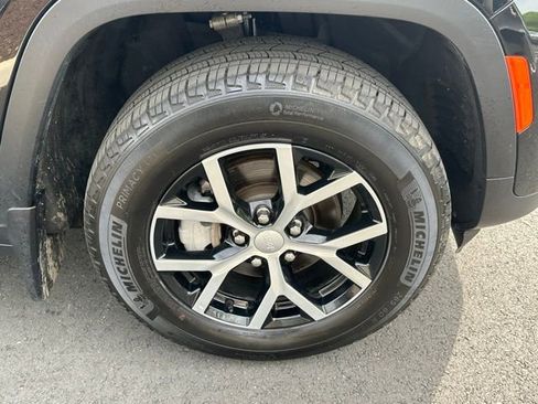 Used 2024 Jeep Grand Cherokee Limited w/ MOPAR Finishing Package image 13