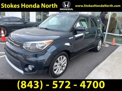 Used 2019 Kia Soul + image 2