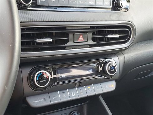 Certified 2023 Hyundai Kona SEL w/ Convenience Package image 19