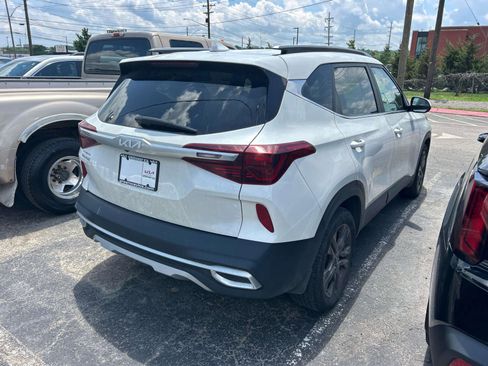 Used 2023 Kia Seltos S w/ Navigation Package FWD image 6