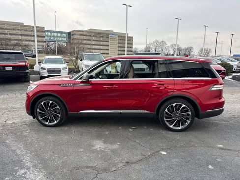 Used 2020 Lincoln Aviator Reserve w/ Equipment Group 202A image 4