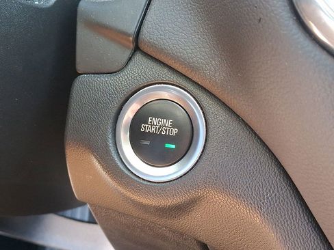 Used 2023 Chevrolet Equinox LT image 23