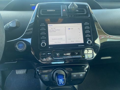 Used 2022 Toyota Prius LE image 25