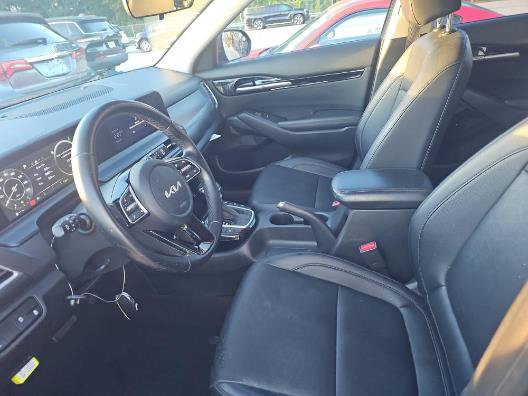 Used 2024 Kia Seltos EX AWD/4WD image 3