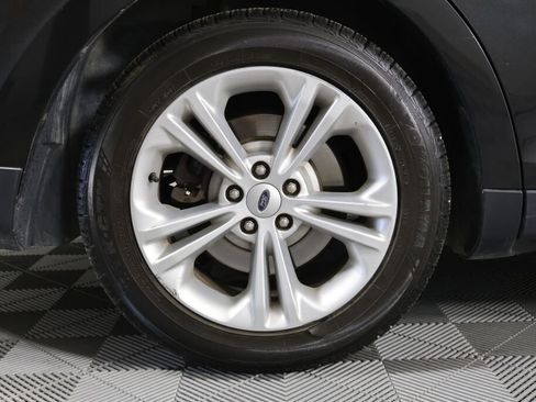 Used 2015 Ford Taurus SEL image 7