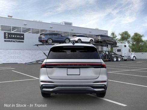 New 2026 Lincoln Nautilus Reserve w/ Jet Appearance Package image 5