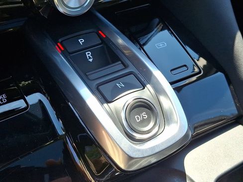 Used 2024 Acura MDX SH-AWD w/ Technology Package image 16