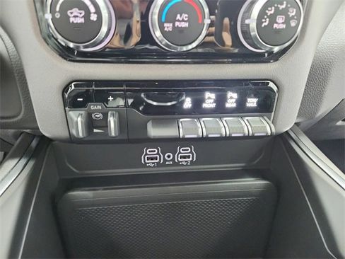 New 2026 RAM 1500 4x4 Crew Cab image 29