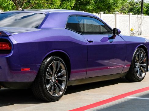 Used 2013 Dodge Challenger SRT8 w/ Harman Kardon Audio Group RWD image 9