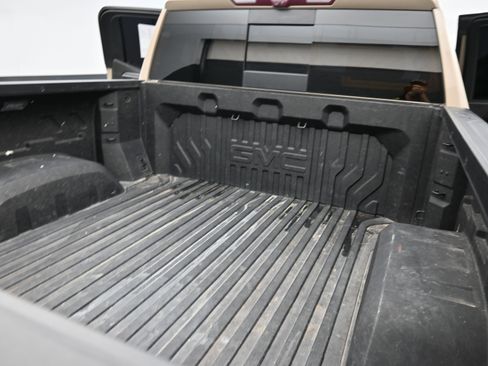 Used 2023 GMC Sierra 1500 AT4 w/ AT4 Premium Package image 23