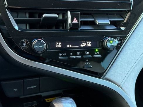 Used 2022 Toyota Camry XSE image 25
