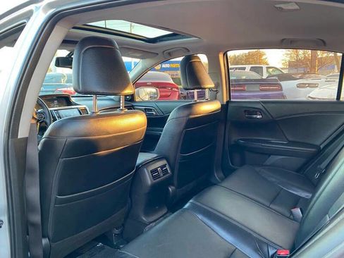 Used 2017 Honda Accord EX-L image 13