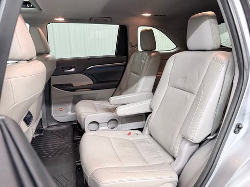 Used 2015 Toyota Highlander Limited FWD image 27