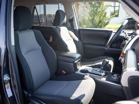 Used 2019 Toyota 4Runner SR5 AWD/4WD image 31