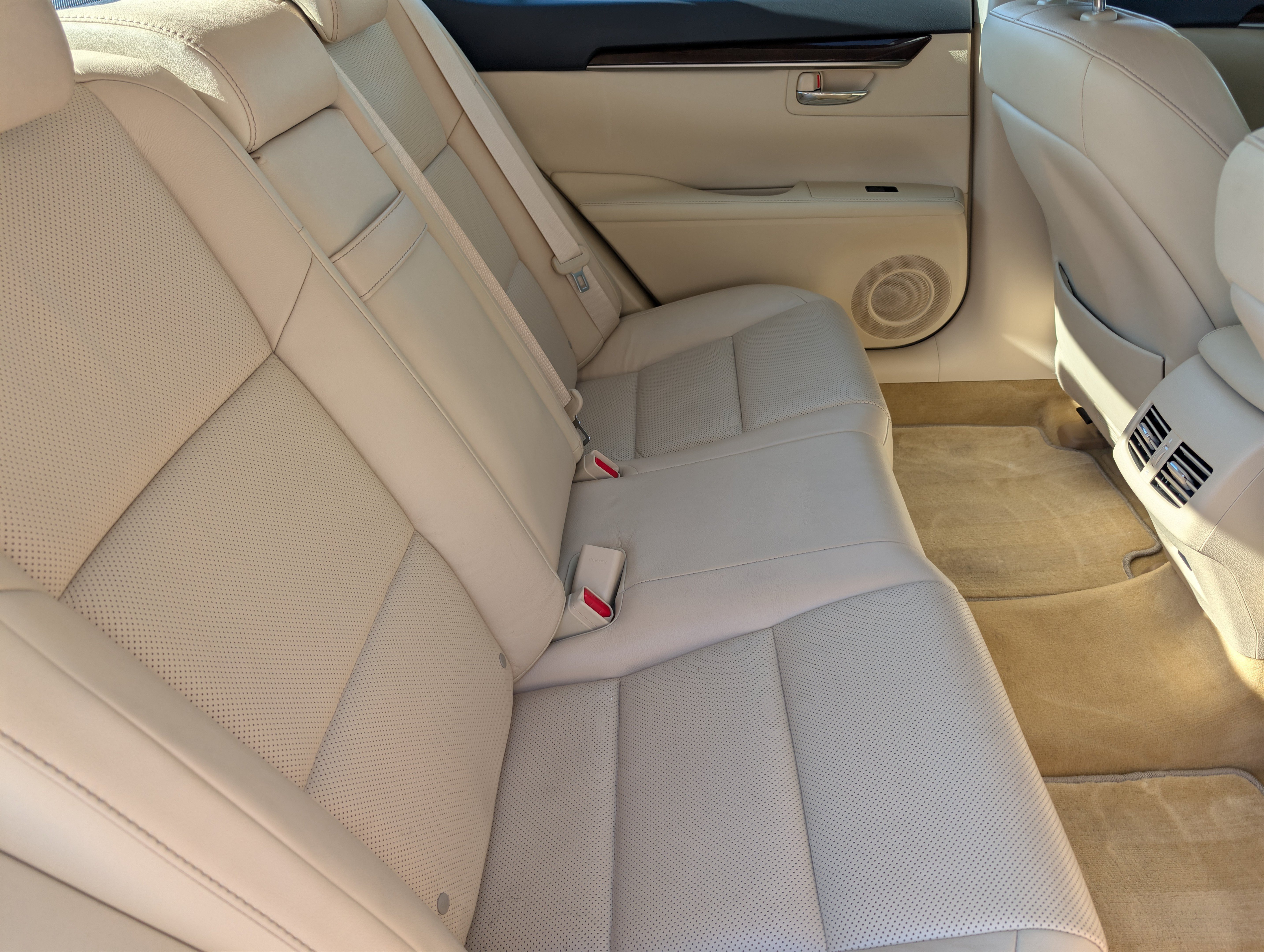 Used 2014 Lexus ES 350 w/ Luxury Package FWD image 35