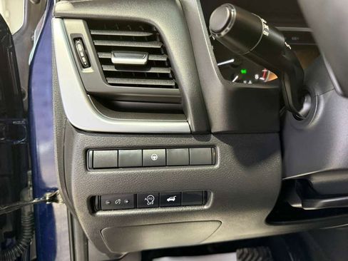 Used 2026 Nissan Rogue SV image 21