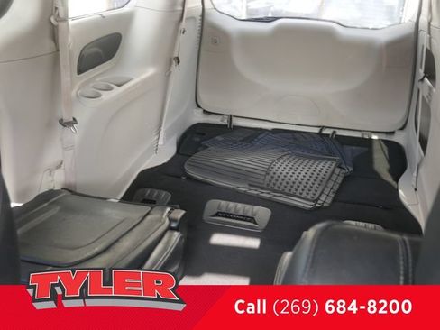 Used 2022 Chrysler Pacifica Touring-L FWD image 39