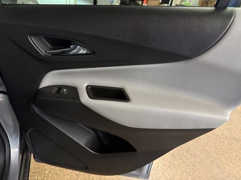 Used 2023 Chevrolet Equinox LS w/ LS Convenience Package image 23