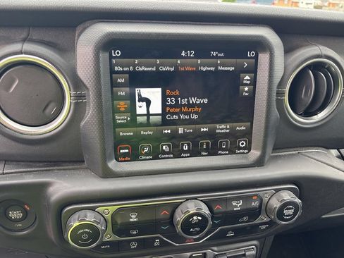 Used 2022 Jeep Gladiator Overland w/ Popular Equipment Package AWD/4WD image 17