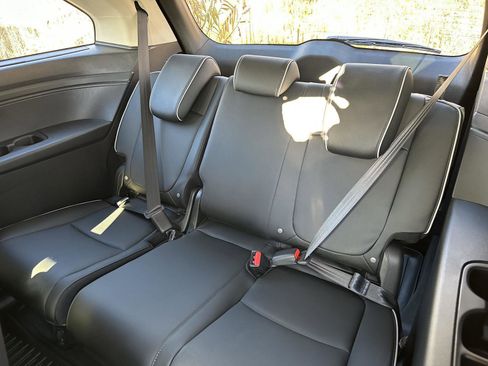 New 2026 Honda Odyssey Touring image 11