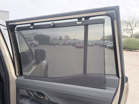 Used 2025 Lexus GX 550 image 48