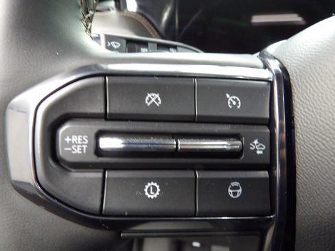 Used 2025 GMC Yukon XL AT4 AWD/4WD image 48