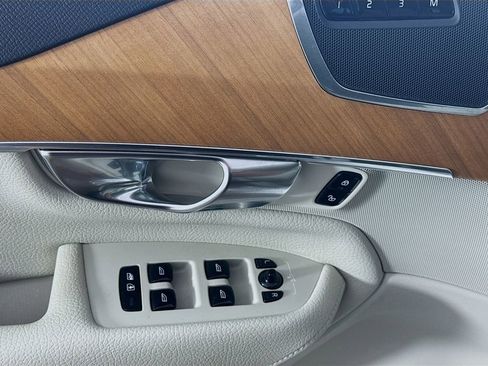 Used 2021 Volvo XC90 T6 Momentum image 20