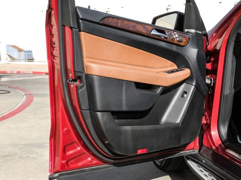 Used 2017 Mercedes-Benz GLE 400 4MATIC image 38